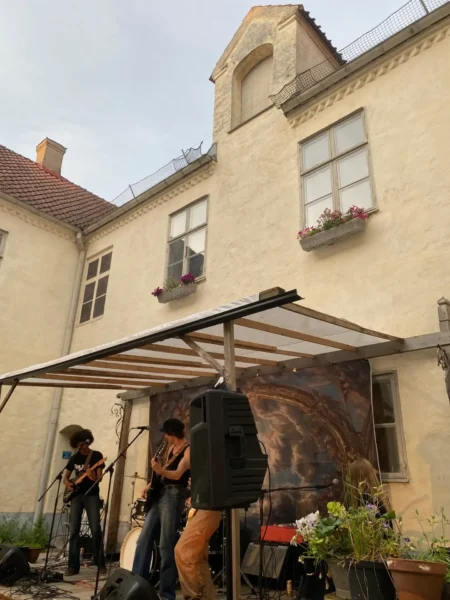 Open mic night för trubadur-aspiranter och Singer/songwriters